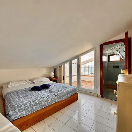 Residenza Storica Sul Mare - Holidaycasa Francesco Apartment