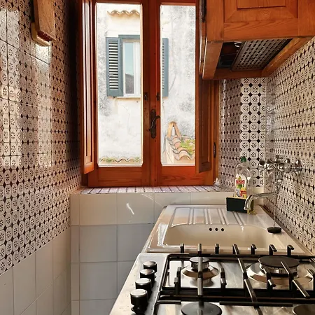 Residenza Storica Sul Mare - Holidaycasa Francesco *
