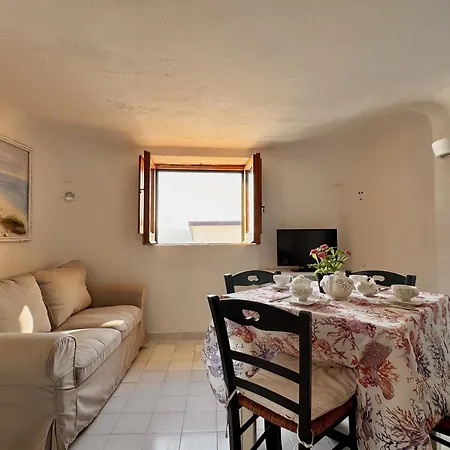 Residenza Storica Sul Mare - Holidaycasa Francesco Apartment *